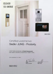 Certyfikat poświadczający wiedzę techniczną z zakresu integracji i wdrażania luksusowych systemów sterowania KNX marki JUNG.
